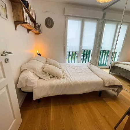 Bright, Apartment, Downtown, Balcony Daire *